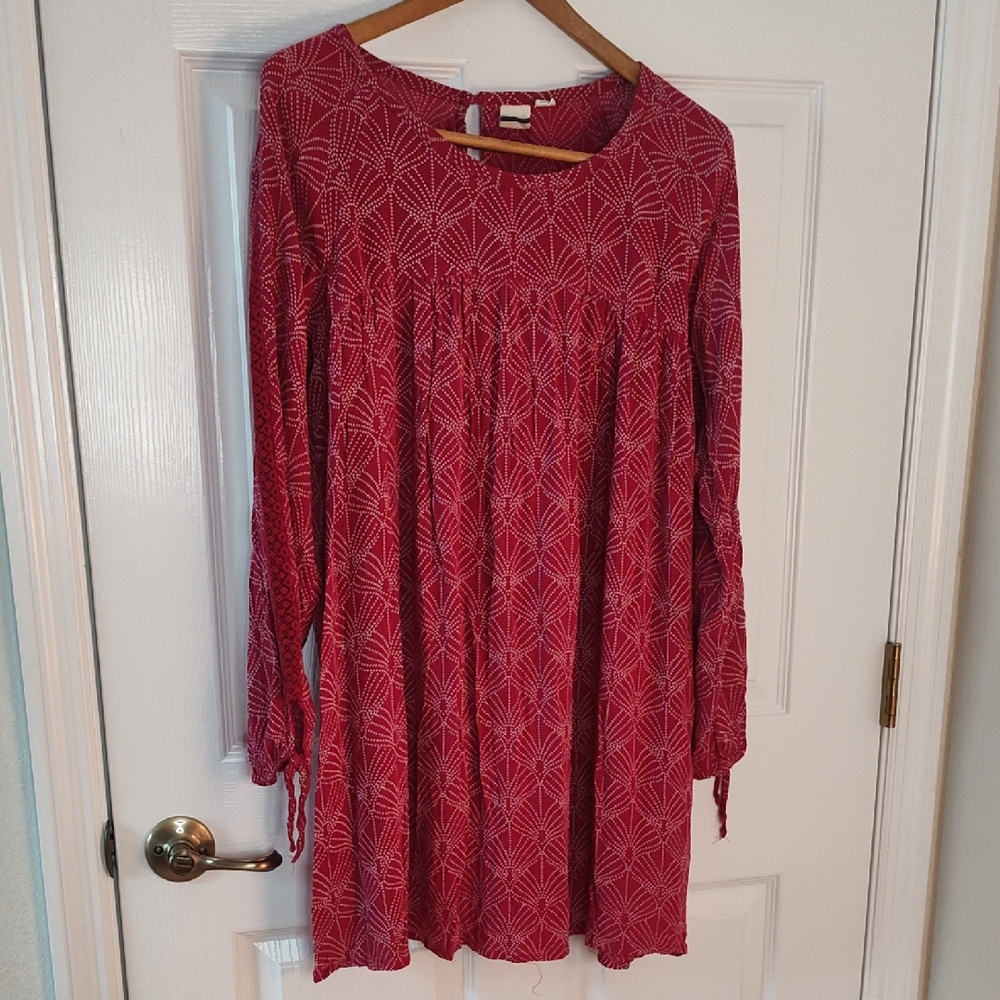 Elegant Red Patterned Dress